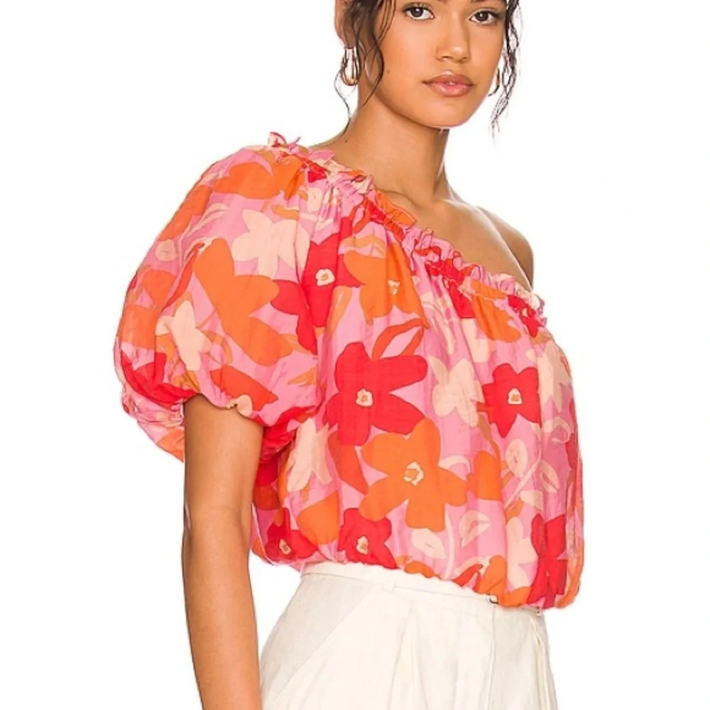 (B22) NEW‎ ASTR the Label Atlanta Top in Pink Red Multi Floral, Size Small, NWOT